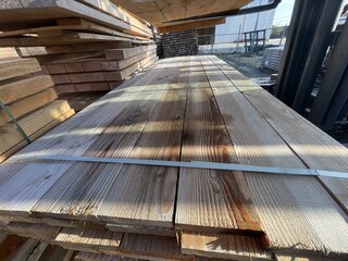 Ca. 100x Douglas planken fijnbezaagd 22x200mm, lengte 400cm